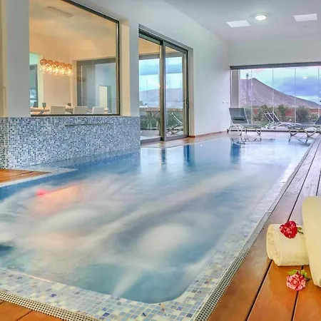 فيلة Luxury House *