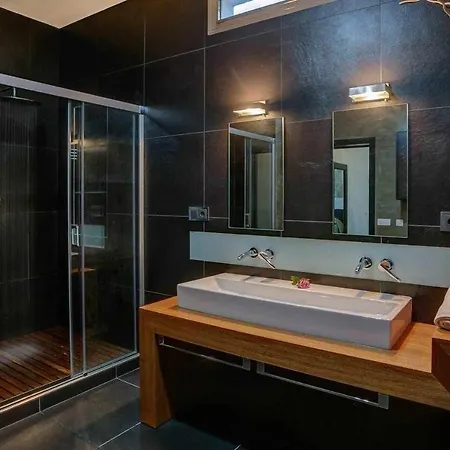 Luxury House لا أوليفا