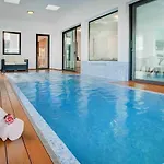 Villa Luxury House